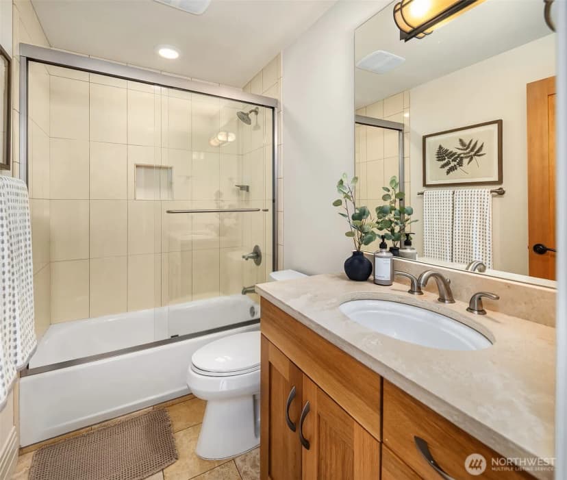 Property photo for 3215 W Lynn Street, Seattle photo 18