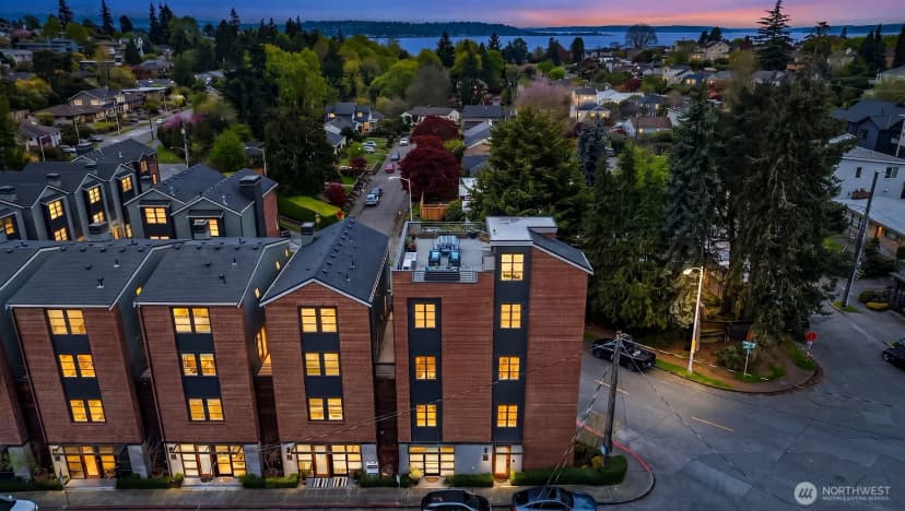 Property photo for 3215 W Lynn Street, Seattle photo 31