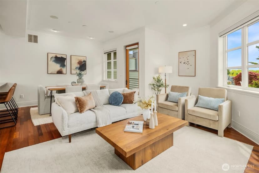 Property photo for 3215 W Lynn Street, Seattle photo 3