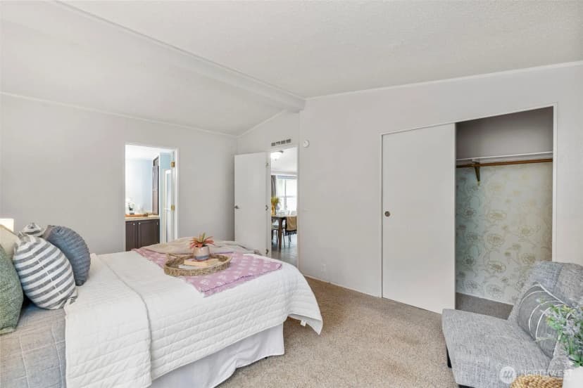Property photo for 1919 Se Richmond Lane, Port Orchard photo 15