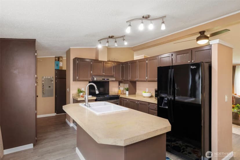Property photo for 1919 Se Richmond Lane, Port Orchard photo 10