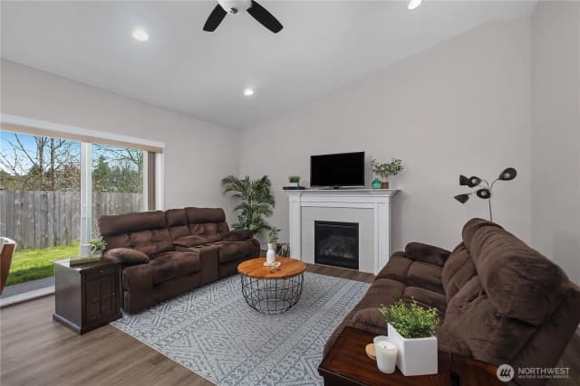 Property photo for 903 Cody Street Se, Rainier photo 3