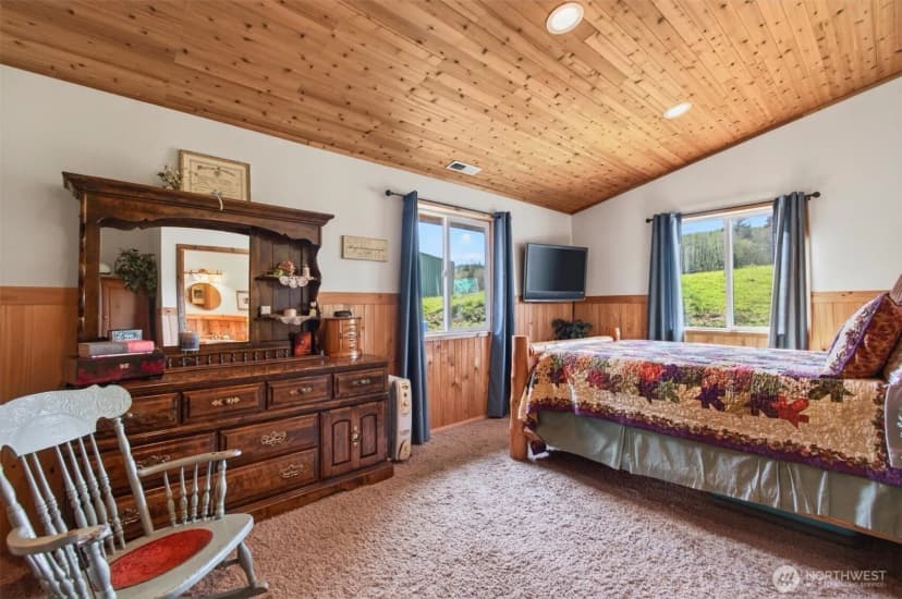Property photo for 26 Dodge Meadow Drive, Cathlamet photo 17