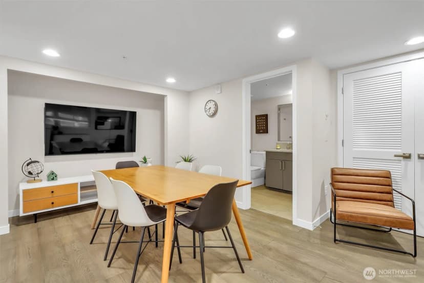 Property photo for 3334 Ne 65th Street #109, Seattle photo 16