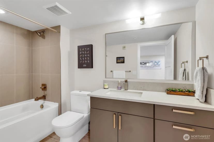 Property photo for 3334 Ne 65th Street #109, Seattle photo 19