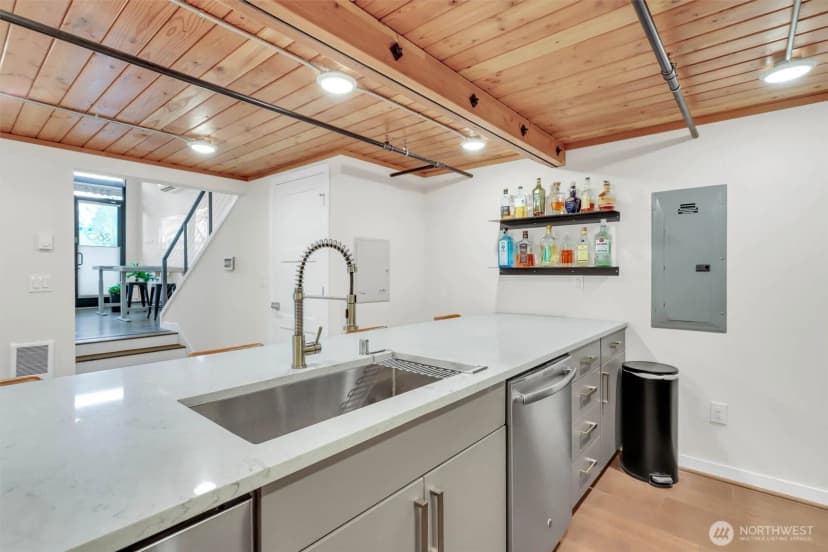 Property photo for 3334 Ne 65th Street #109, Seattle photo 13