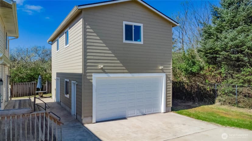 Property photo for 555 Ensign Avenue Nw, Ocean Shores photo 25