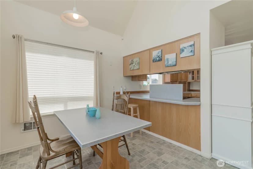 Property photo for 555 Ensign Avenue Nw, Ocean Shores photo 8