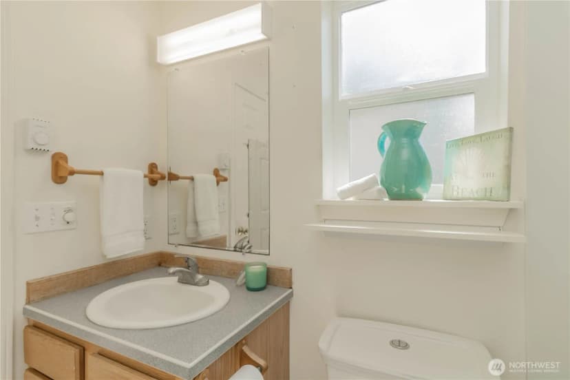 Property photo for 555 Ensign Avenue Nw, Ocean Shores photo 12