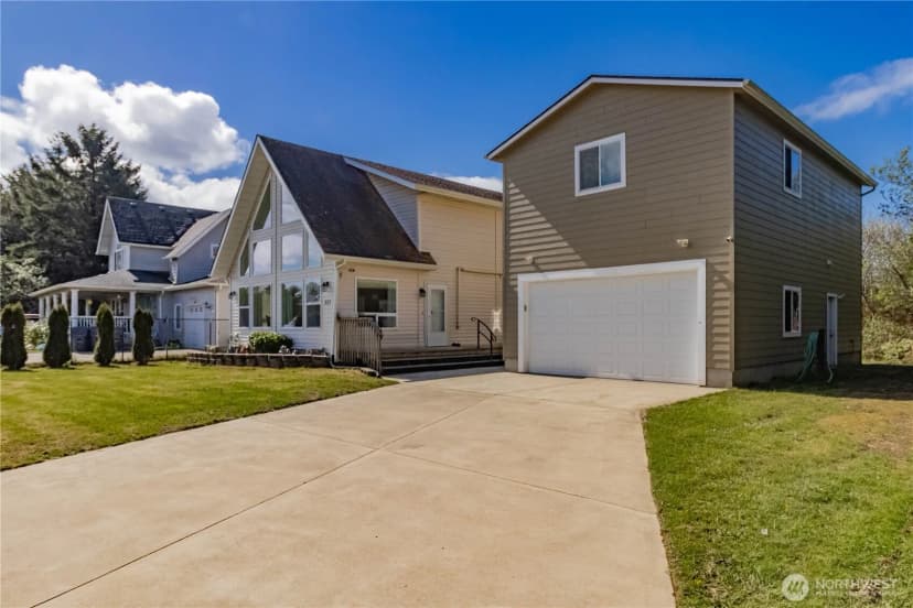 Property photo for 555 Ensign Avenue Nw, Ocean Shores photo 4