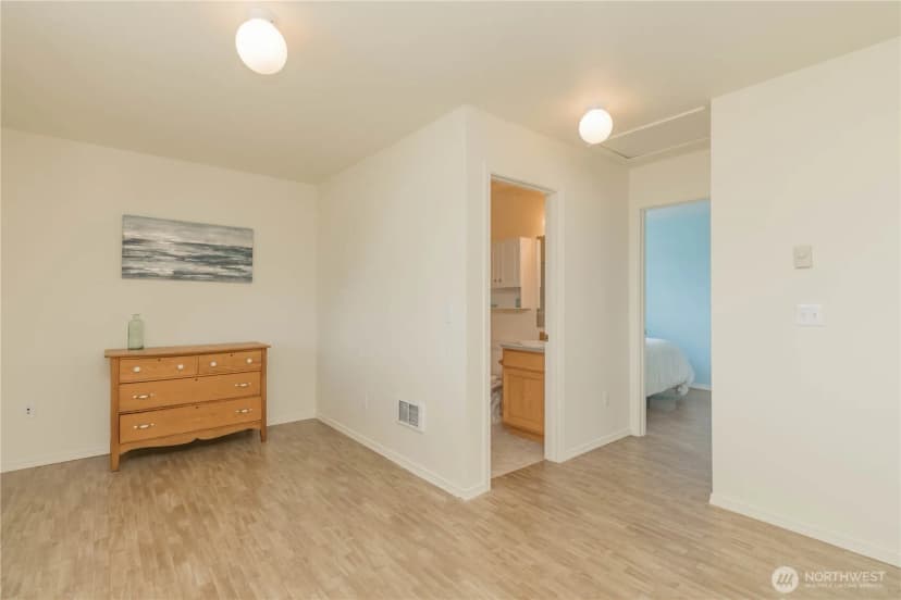 Property photo for 555 Ensign Avenue Nw, Ocean Shores photo 19