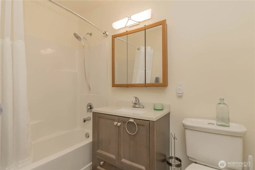 Property photo for 555 Ensign Avenue Nw, Ocean Shores photo 34