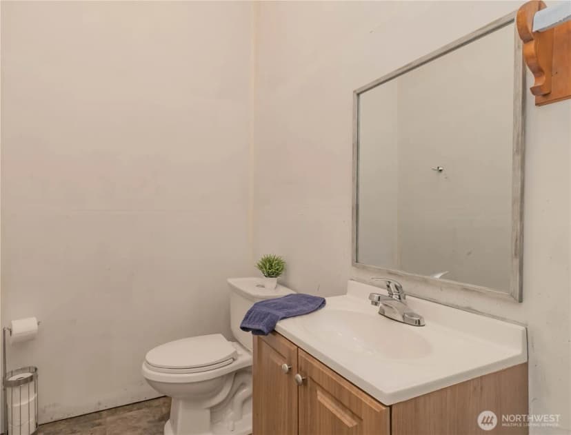 Property photo for 555 Ensign Avenue Nw, Ocean Shores photo 29