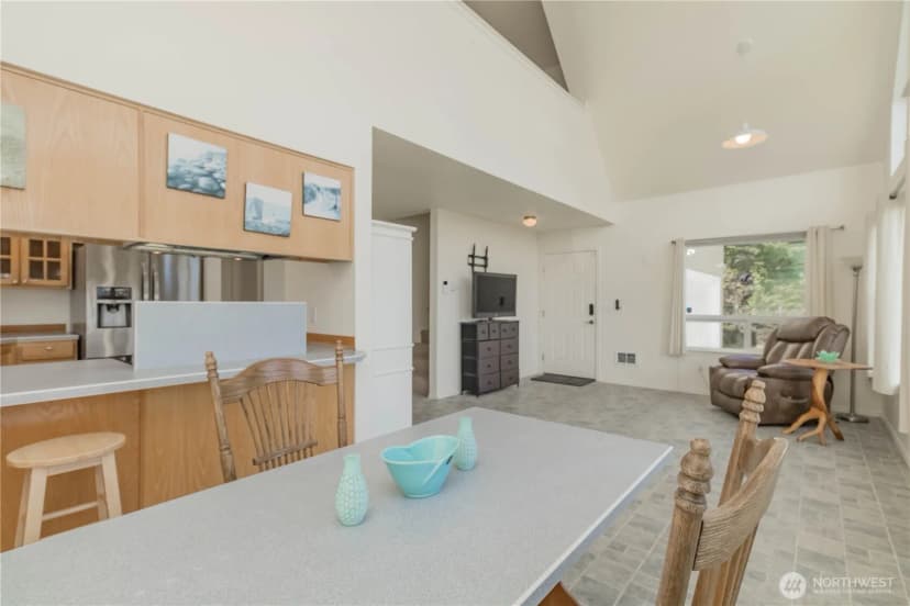 Property photo for 555 Ensign Avenue Nw, Ocean Shores photo 9