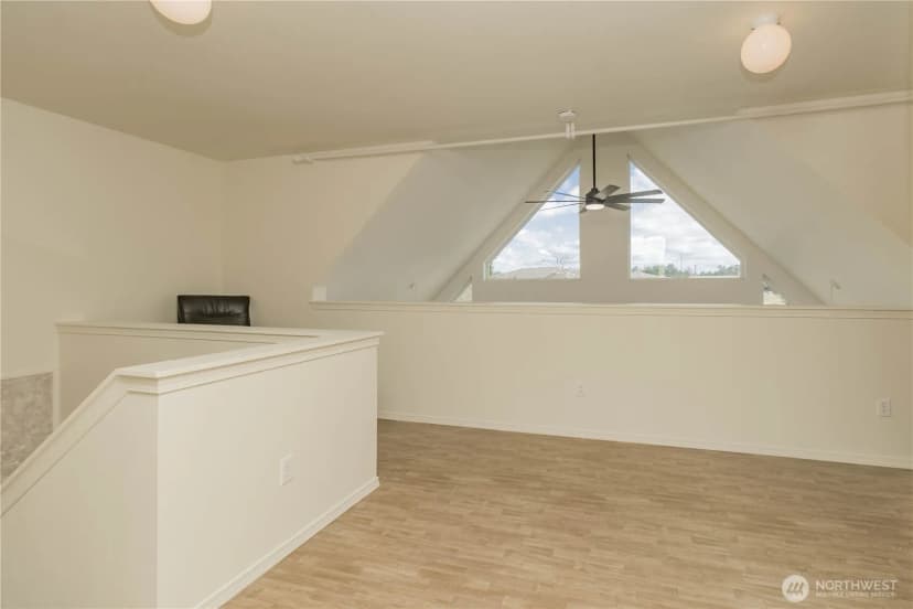 Property photo for 555 Ensign Avenue Nw, Ocean Shores photo 17