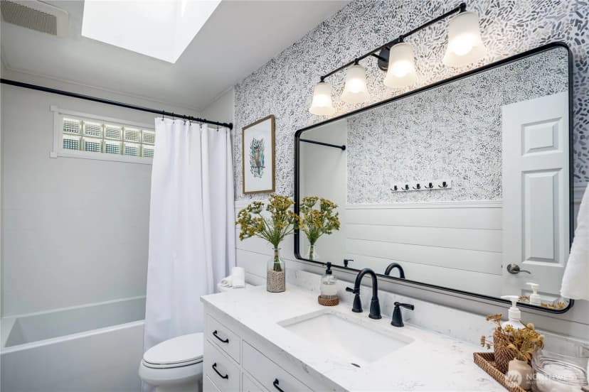 Property photo for 703 245th Place Ne, Sammamish photo 24