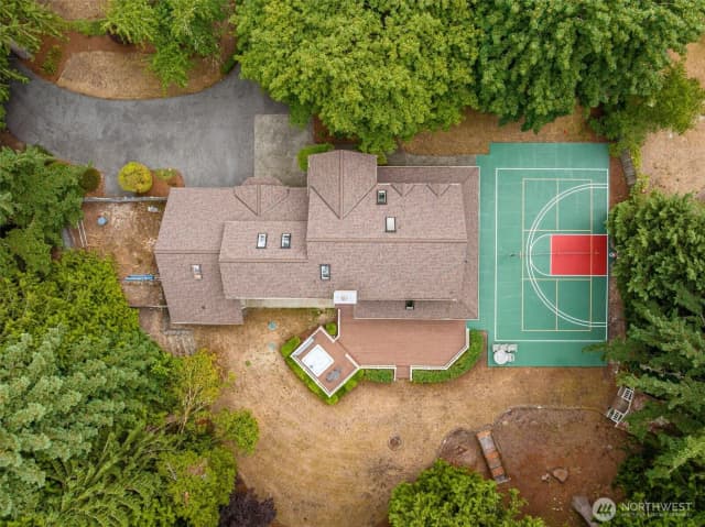 Property photo for 703 245th Place Ne, Sammamish photo 2