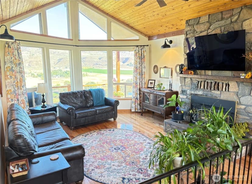 Property photo for 8 Mundinger Lane, Omak photo 3