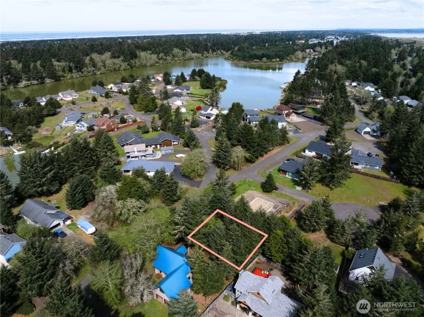 Property photo for 336 Lake Bay Loop Se, Ocean Shores photo 4