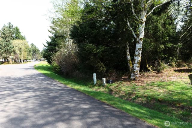 Property photo for 336 Lake Bay Loop Se, Ocean Shores photo 2