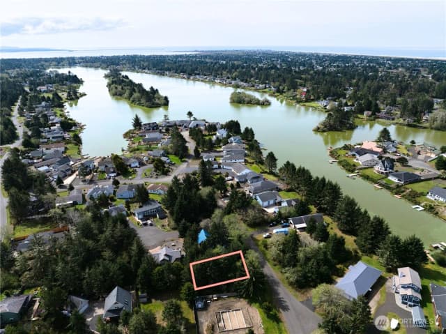 Property photo for 336 Lake Bay Loop Se, Ocean Shores photo 3