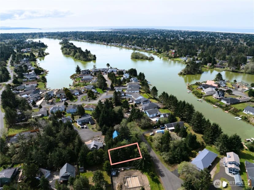 Property photo for 336 Lake Bay Loop Se, Ocean Shores photo 3