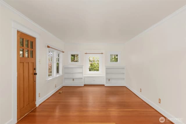Property photo for 105 N 84th Street, Seattle photo 4