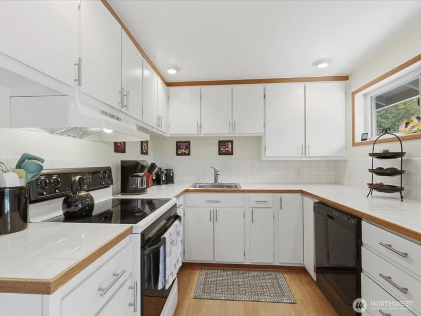 Property photo for 5907 227th Street Sw, Mountlake Terrace photo 16