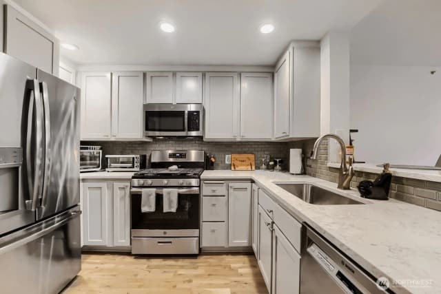 Property photo for 2607 Western Avenue #355, Seattle photo 2