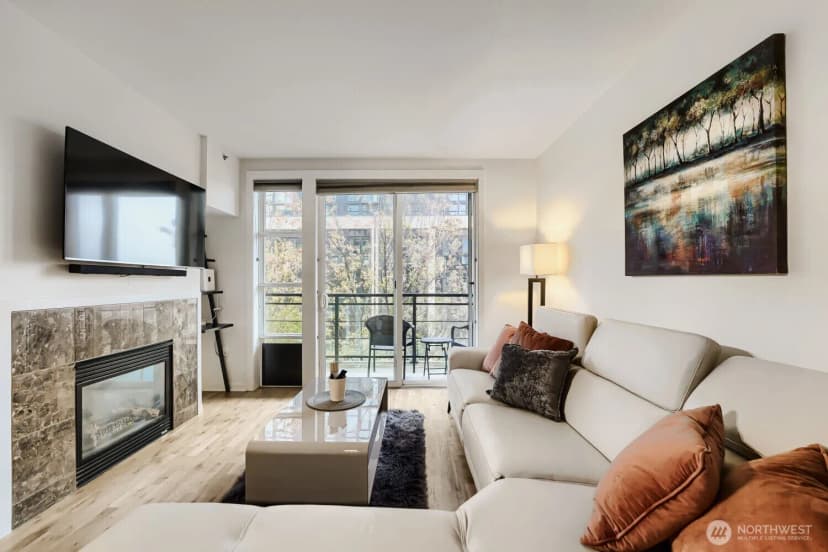 Property photo for 2607 Western Avenue #355, Seattle photo 4