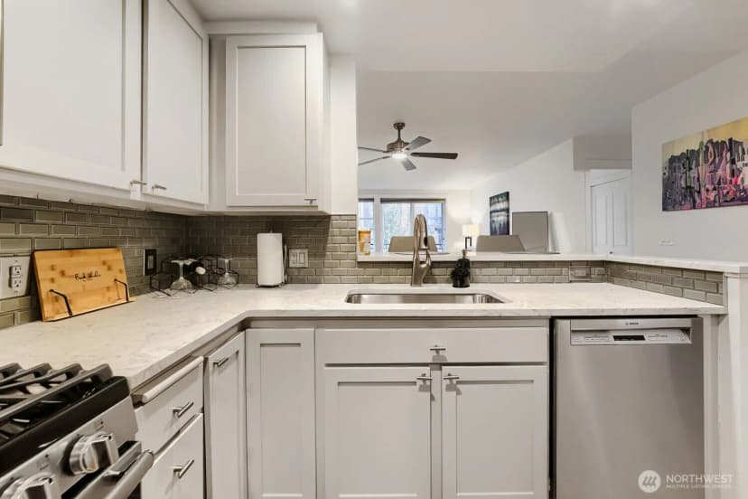 Property photo for 2607 Western Avenue #355, Seattle photo 3