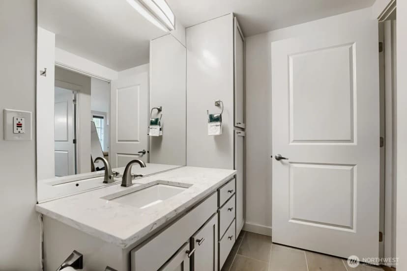 Property photo for 2607 Western Avenue #355, Seattle photo 16