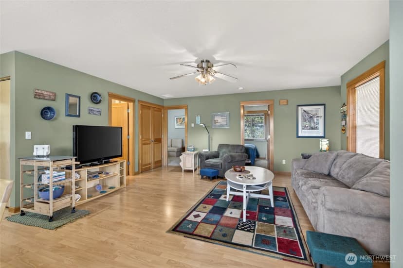 Property photo for 703 353rd Place, Ocean Park photo 11