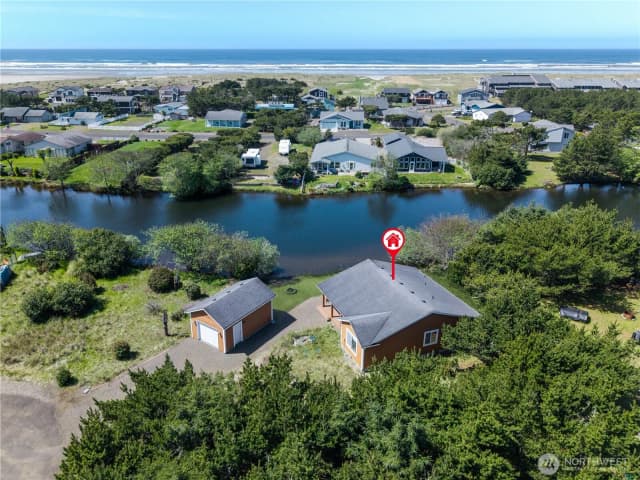 Property photo for 703 353rd Place, Ocean Park photo 3