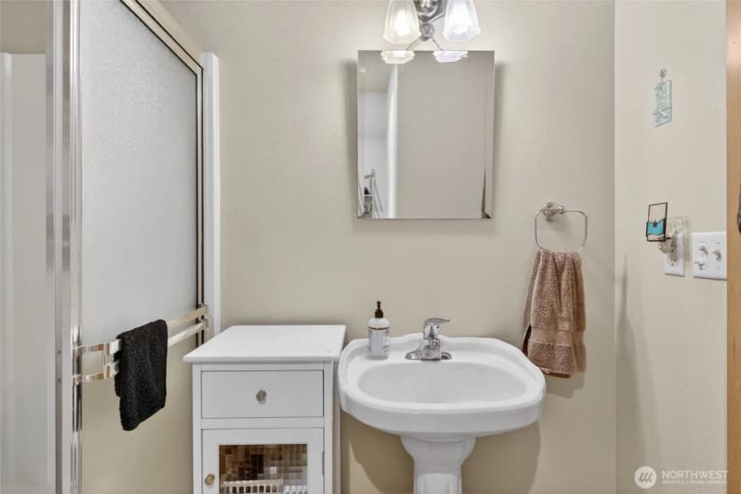 Property photo for 703 353rd Place, Ocean Park photo 30