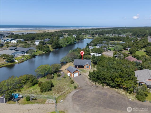 Property photo for 703 353rd Place, Ocean Park photo 2
