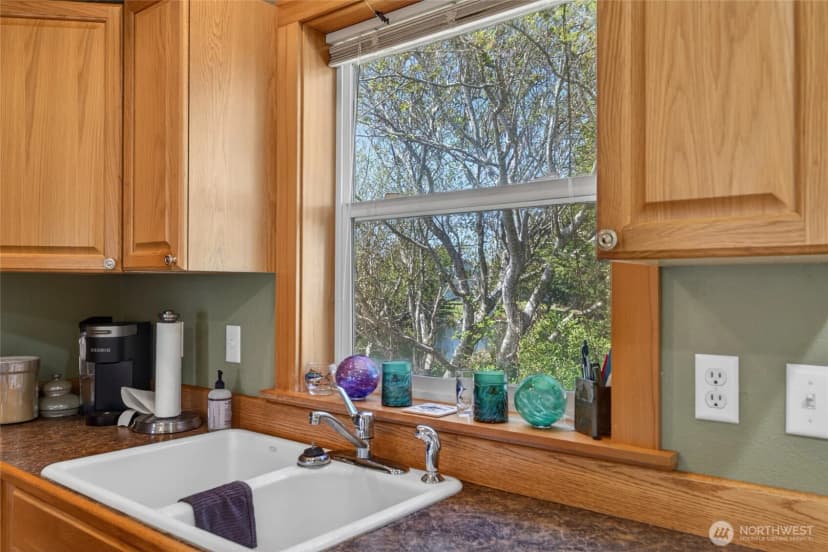 Property photo for 703 353rd Place, Ocean Park photo 17