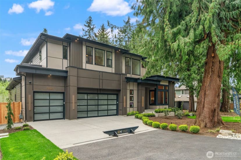 Property photo for 11021 Ne 14th Street, Bellevue photo 2