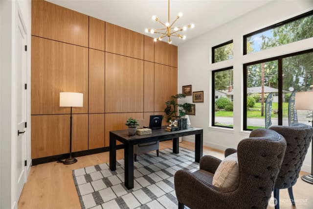 Property photo for 11021 Ne 14th Street, Bellevue photo 4