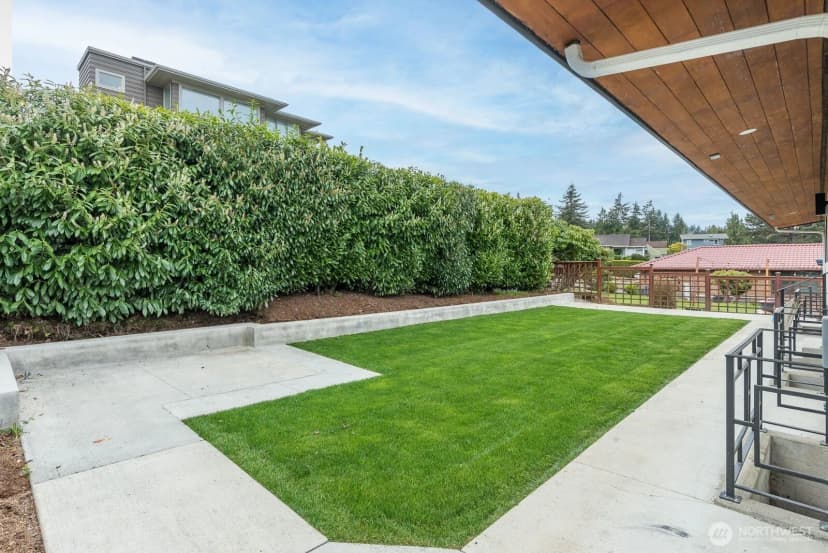 Property photo for 2425 Nw Blue Ridge Drive, Seattle photo 24
