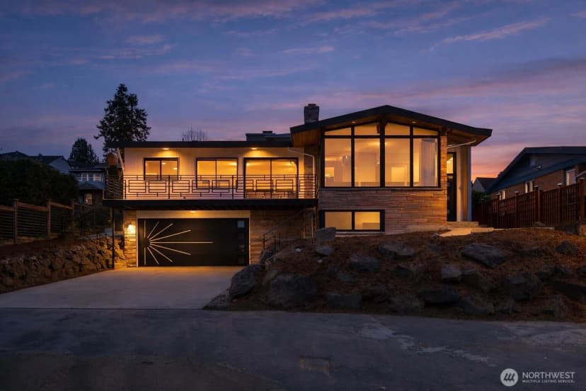 Property photo for 2425 Nw Blue Ridge Drive, Seattle