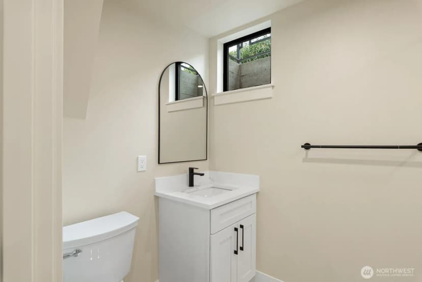 Property photo for 2425 Nw Blue Ridge Drive, Seattle photo 21