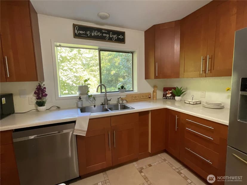 Property photo for 2260 Darvic Place, Oak Harbor photo 13