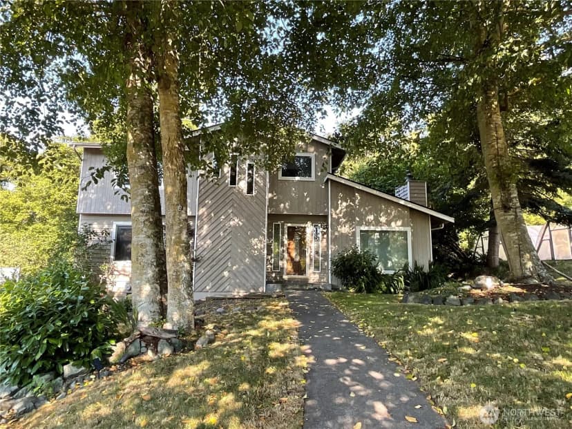 Property photo for 2260 Darvic Place, Oak Harbor photo 4