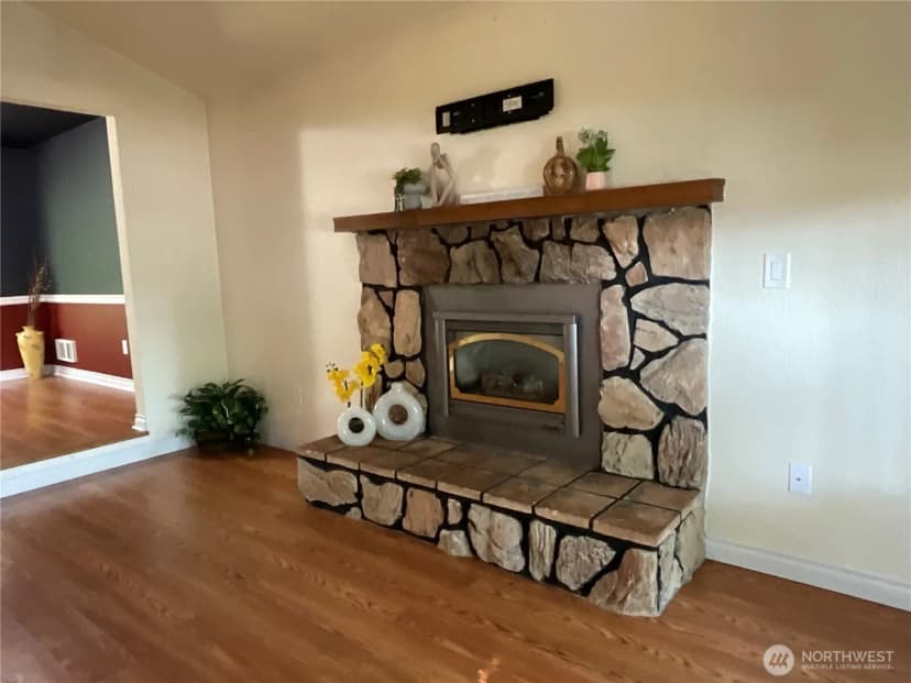 Property photo for 2260 Darvic Place, Oak Harbor photo 10