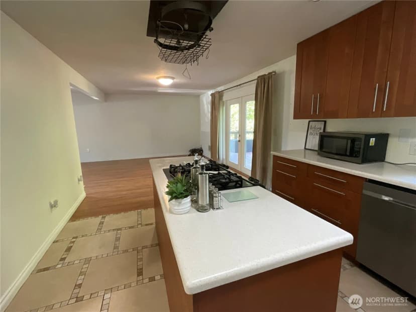 Property photo for 2260 Darvic Place, Oak Harbor photo 15