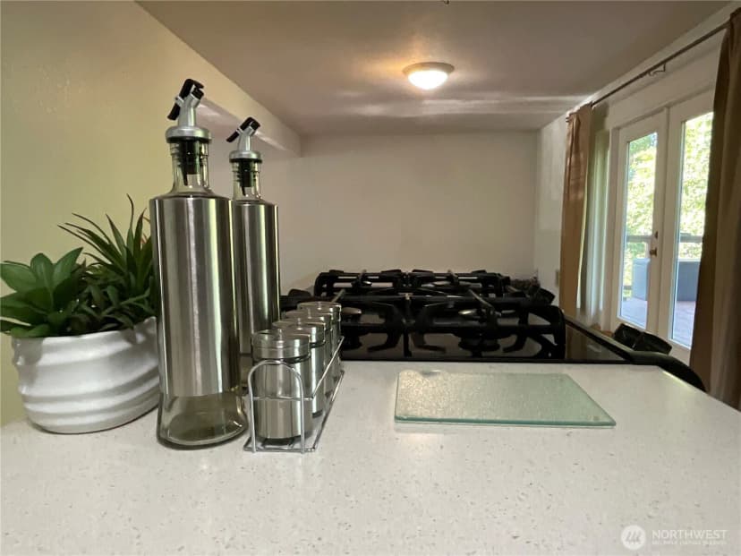 Property photo for 2260 Darvic Place, Oak Harbor photo 16