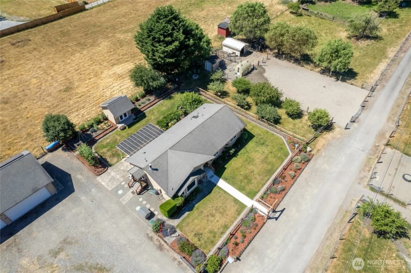 Property photo for 4004 50th Street Ct E, Tacoma photo 3