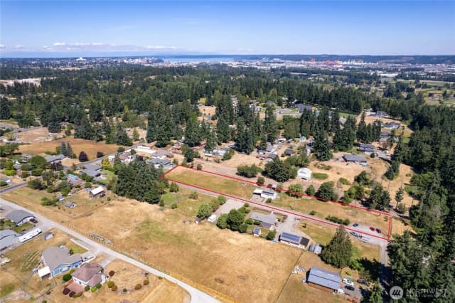 Property photo for 4003 50th Street Ct E, Tacoma photo 2