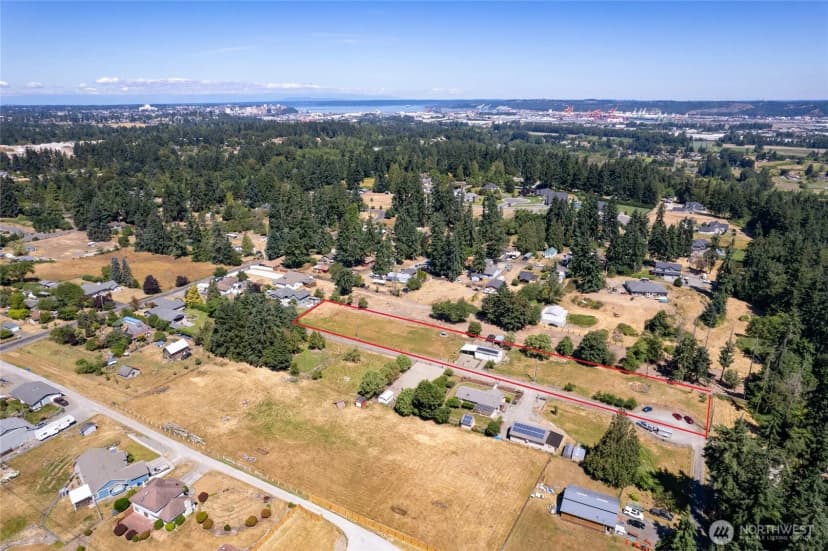Property photo for 4003 50th Street Ct E, Tacoma photo 2